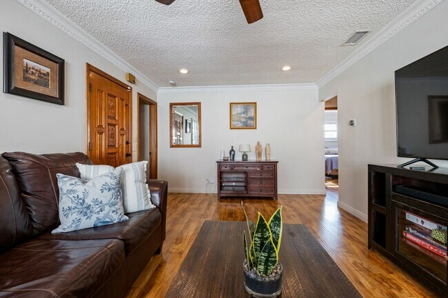 Foto del edificio - 513 E Hillsdale St