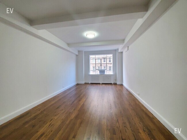 Building Photo - 20 Fifth Ave-9D