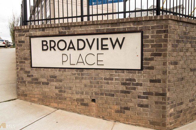 Foto del edificio - 633 Broadview Pl NE