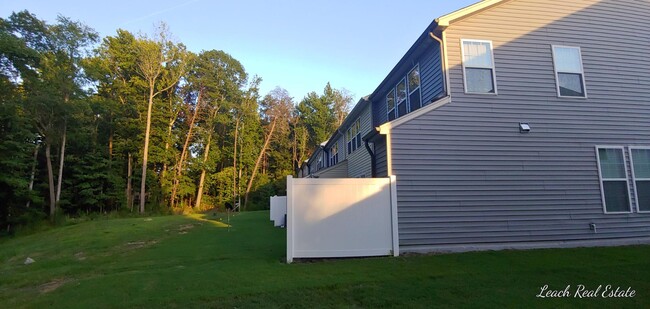 Foto del edificio - 1033 Coldstream Dr