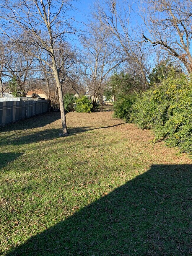 Building Photo - 7121 Toland St