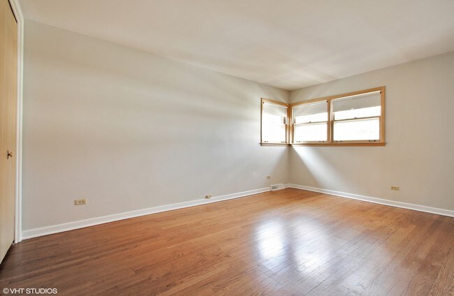 Building Photo - 8732 W North Terrace