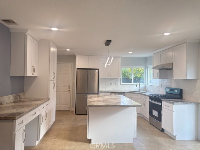 Foto del edificio - 18926 La Guardia St