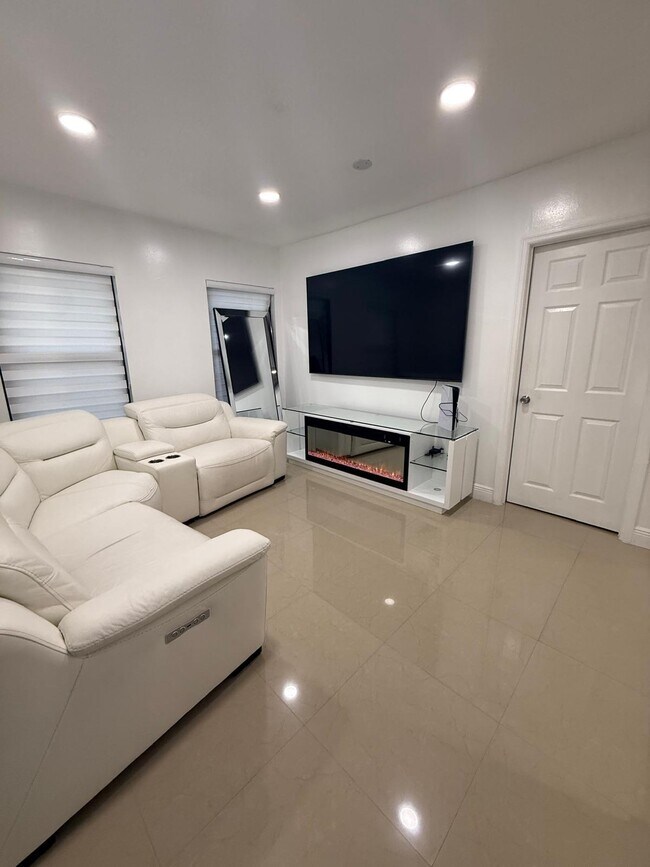 Foto del edificio - 777 SW 4th St