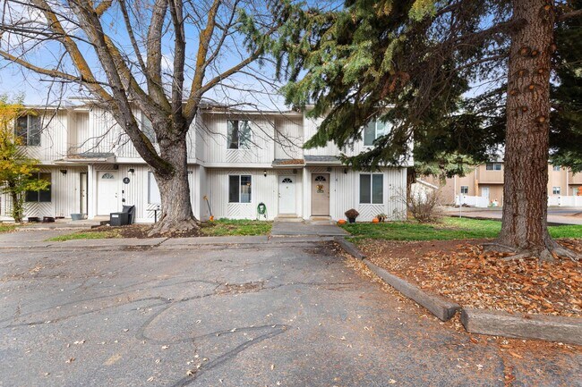 Foto del edificio - 1289 N 400 E