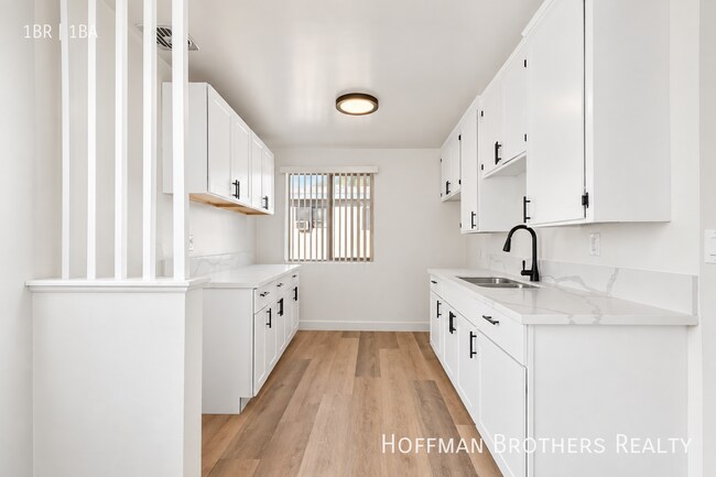 Building Photo - 3907 Roxanne Ave
