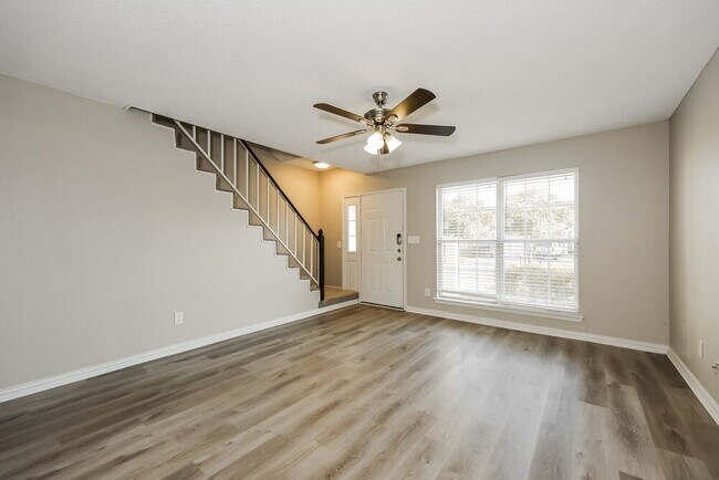 Foto del edificio - 930 Danforth Pl