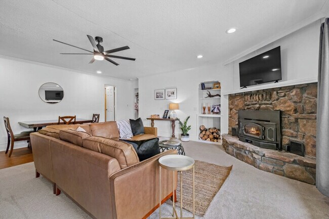 Building Photo - 1400 Prairie Creek Dr