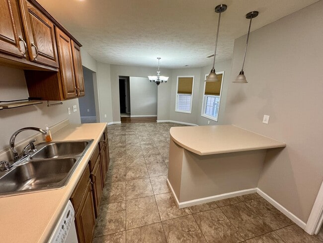 Building Photo - 307 Olivia Dr