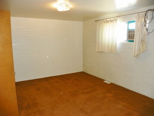 Building Photo - 135 E 8920 S