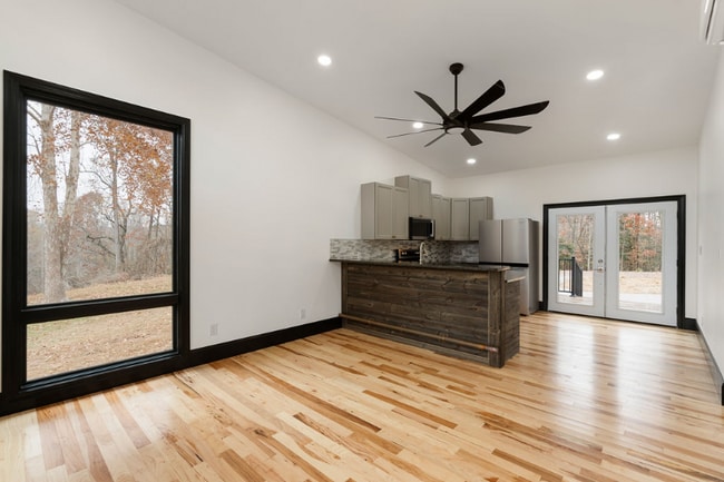 Foto del edificio - 92 Riverside Dr