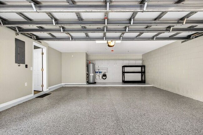 Foto del edificio - Immaculately updated 3/2.5 Three-Story Maitland Condo in Visconti!
