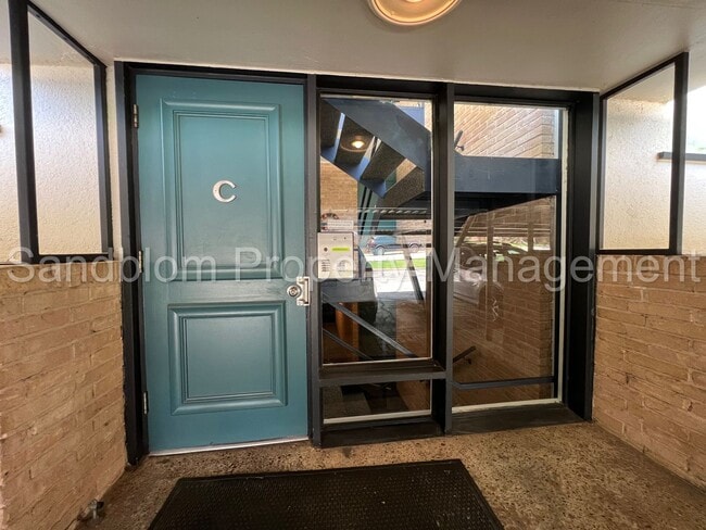 Building Photo - For Lease | Riverside Condo | Available Now!
