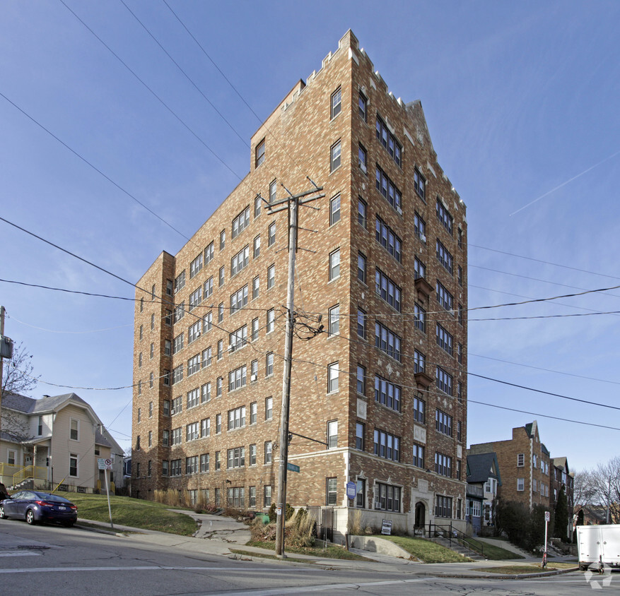 Primary Photo - Buckingham Apartments