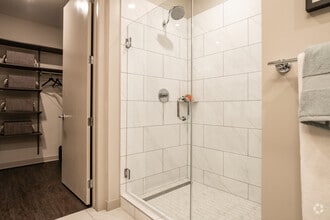 1BR, 1BA - 749SF - The Marlowe