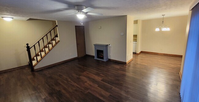 Foto del edificio - 386 Waterside Ave. N.W.