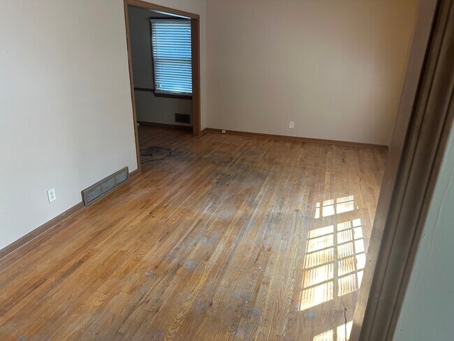 Foto del edificio - 6800 E 101st St