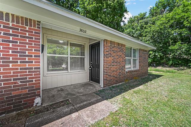 Building Photo - 3800 Stuart Dr