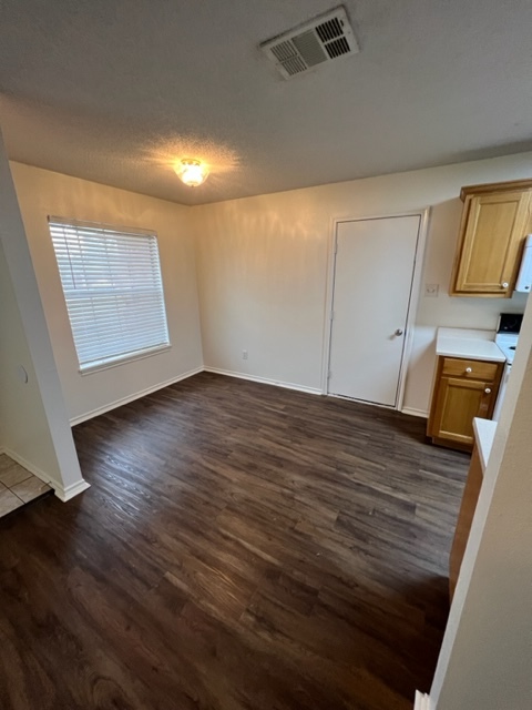 Dining area - 1688 Woodside Ln