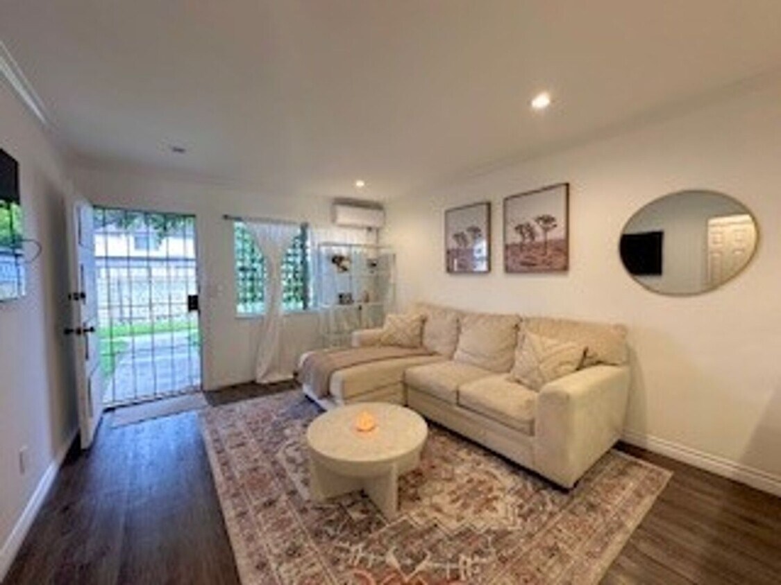 948 Eastwind Dr, Placentia, CA 92870 Condo for Rent in Placentia, CA