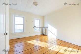 Building Photo - 12 Page St