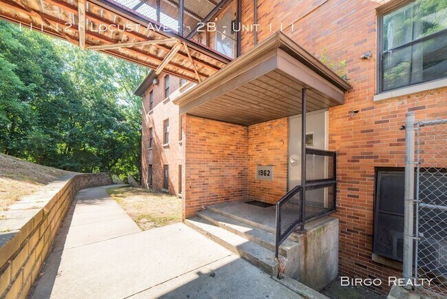 Building Photo - 111-121 Locust St