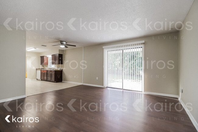 Foto del edificio - 1321 NE 39th Ln