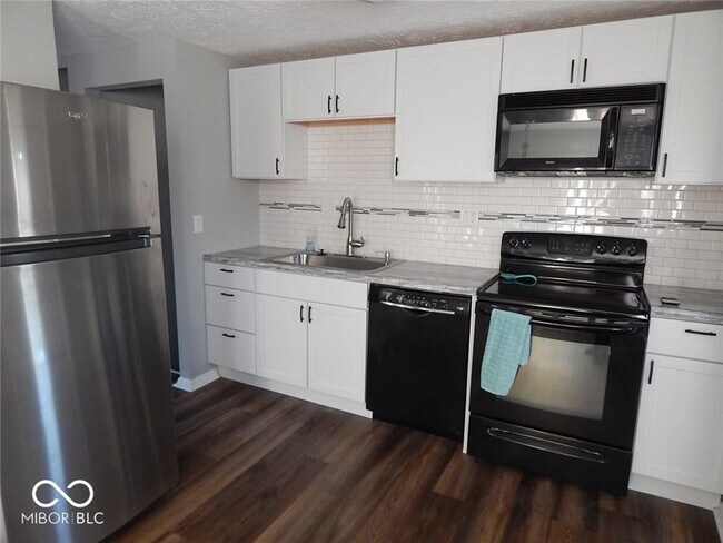 Foto del edificio - 5835 Pemberly Dr
