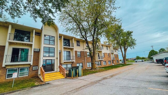 Building Photo - Belmont Park Apartments