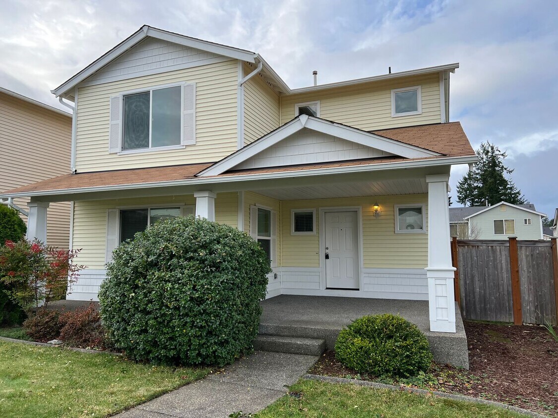 Foto principal - 3 Bedroom DuPont Home with Loft