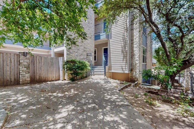 Building Photo - 2414 Longview St