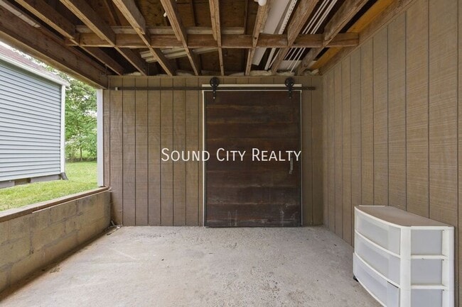 Building Photo - 113 Neese Dr