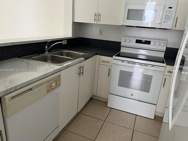 Foto del edificio - 10919 SW 245th St