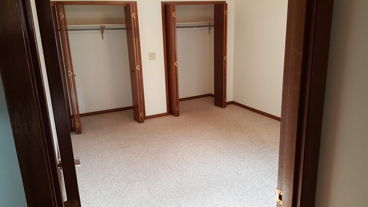 Foto principal - 202 W 5th St