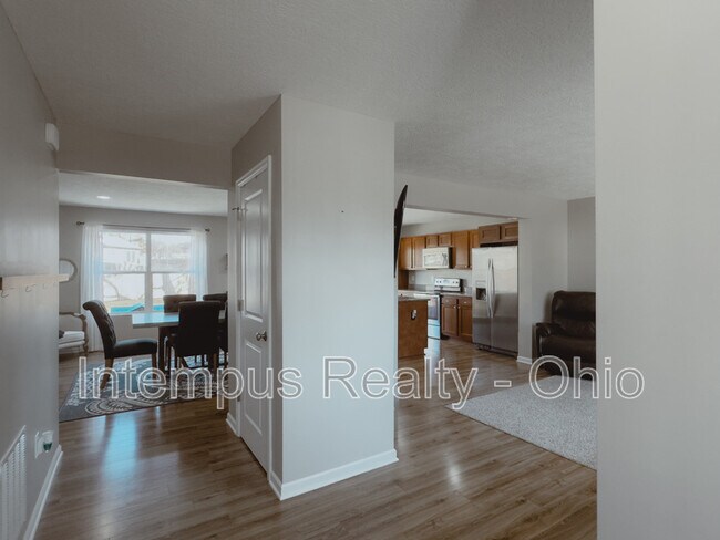 Building Photo - 4020 Leather Stocking Trail