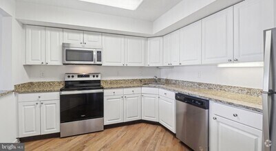 Building Photo - 450 N 18th St