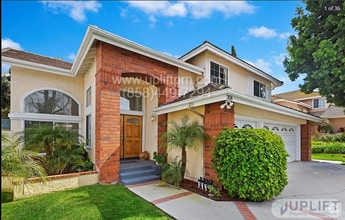 Building Photo - 358 Moonstone Bay Dr