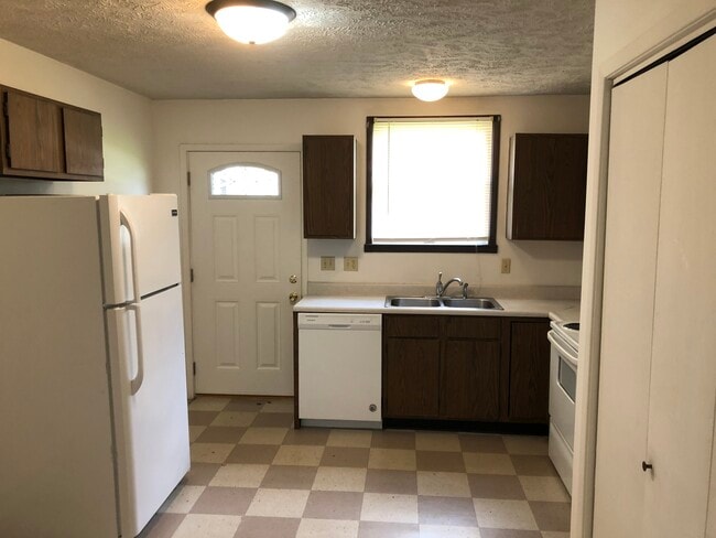 Building Photo - 1501 Ensign Dr