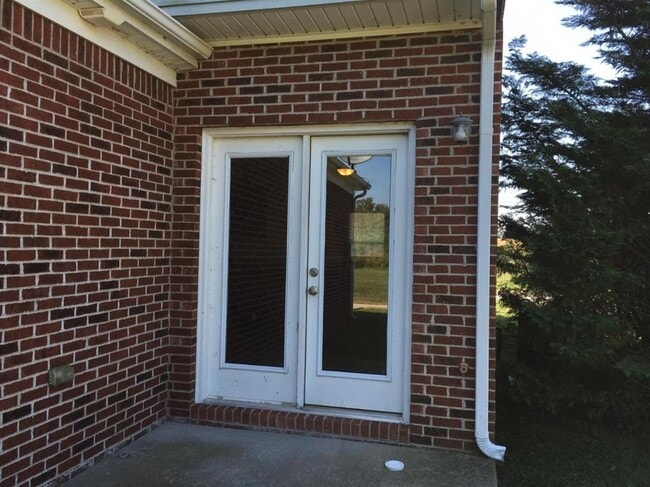 Building Photo - 158 Abbey Rd