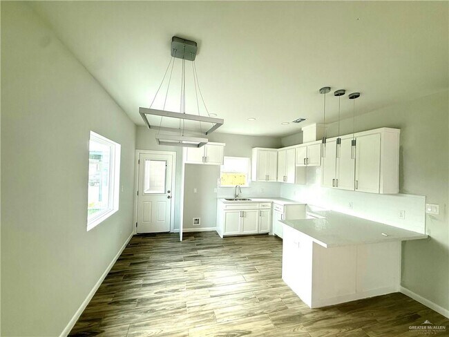 Foto del edificio - 18 Brownjay Rd