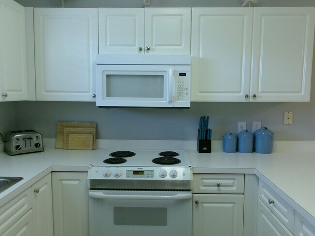 Foto del edificio - Furnished 2 bedroom, 2 bath condo in Arrowhead Community
