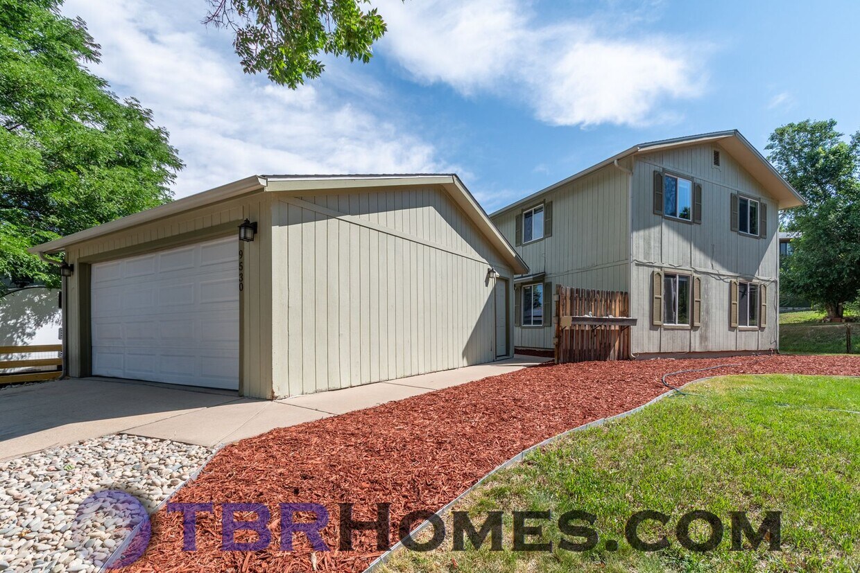 Foto principal - 9530 Pierce St