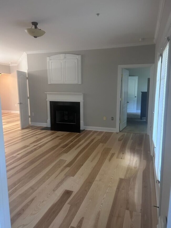 Foto del edificio - 3 Bedroom Condo in Desireable Dilworth!