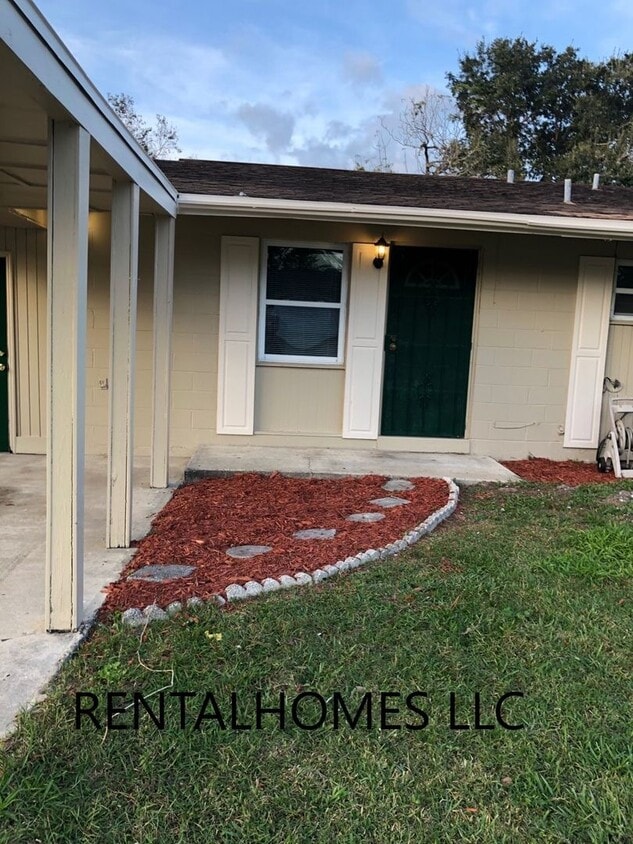 Remodeled Two Bedroom One Bath Duplex in Longwood Conveniently Close to Longwood Sun Rail - Remodeled Two Bedroom One Bath Duplex in Longwood Conveniently Close to Longwood Sun Rail