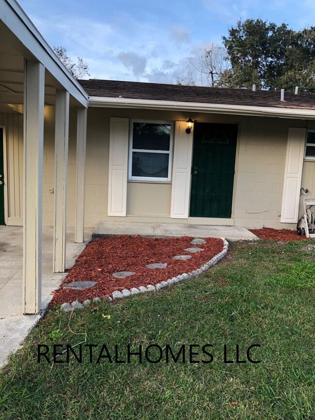 Remodeled Two Bedroom One Bath Duplex in Longwood Conveniently Close to Longwood Sun Rail - Remodeled Two Bedroom One Bath Duplex in Longwood Conveniently Close to Longwood Sun Rail House