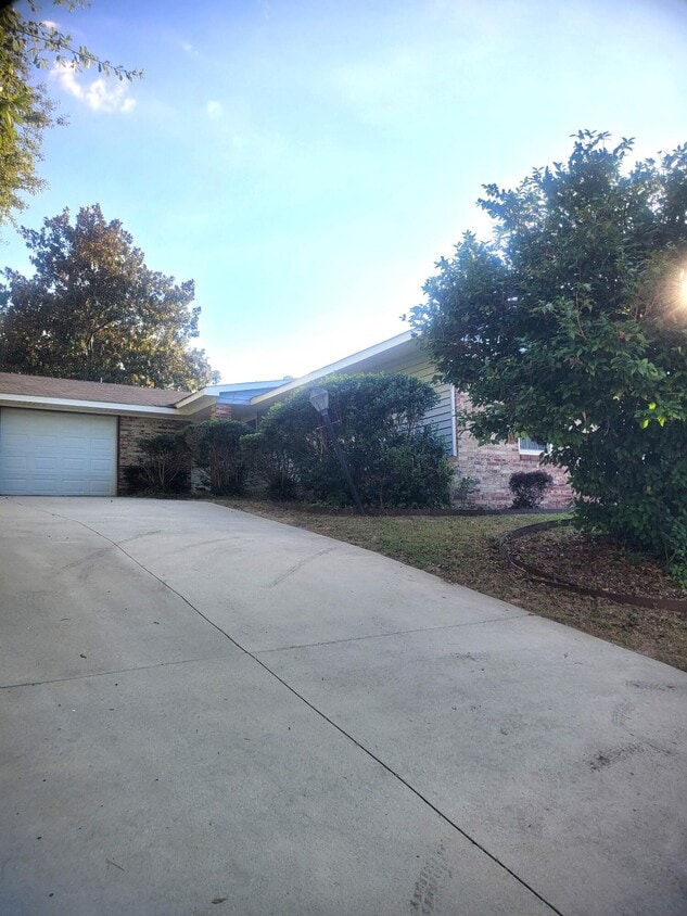 295 E Wynngate Dr  
