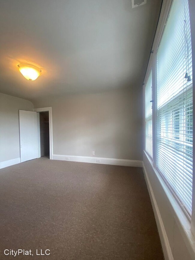 Building Photo - 5 br, 2.5 bath House - 14 Turner Street
