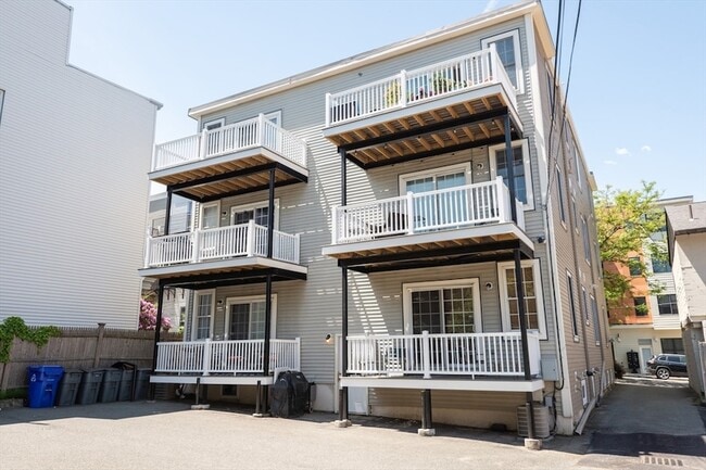 Building Photo - 34-36 H Street Unit 1L