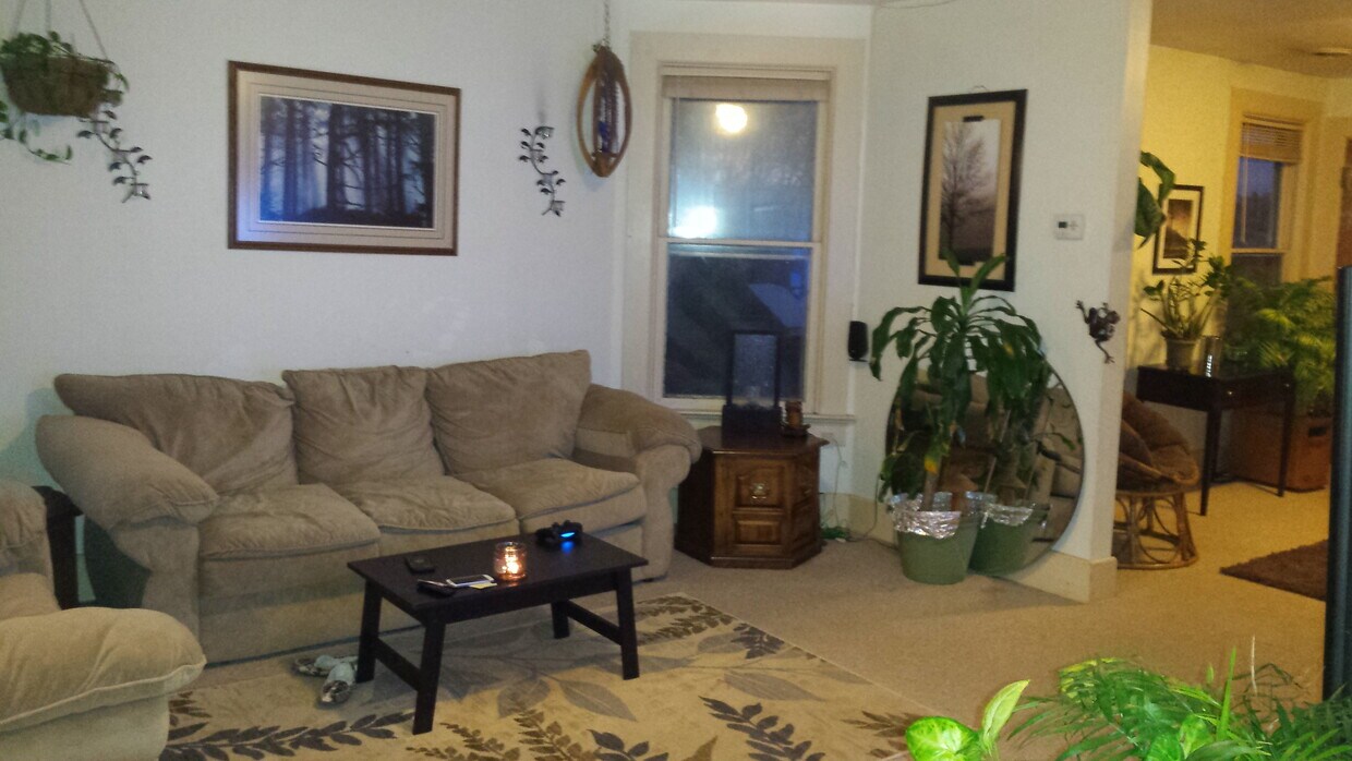 Primary Photo - 230 E Sumner St