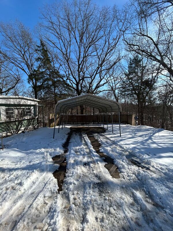 Foto del edificio - 24 Skyline Dr